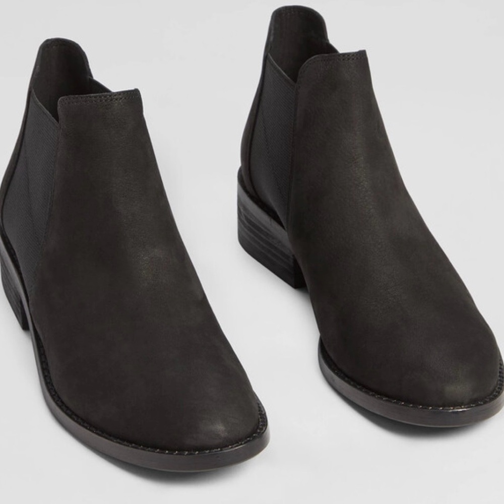 Eileen Fisher Classic Suede Black Ankle Booties Women’s Size 7.5 Neutral Bootie